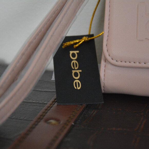 BeBe Trifold Wallet-Pink-NWT-With Clutch Handle - Picture 3 of 11